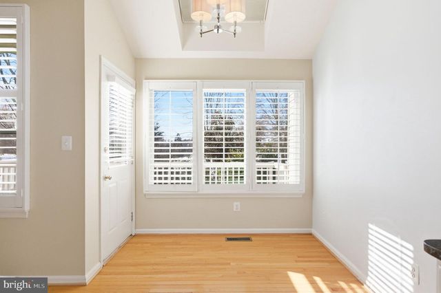 21369 SAWYER SQ, Ashburn, VA 20147