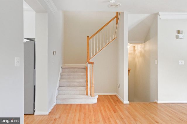 21369 SAWYER SQ, Ashburn, VA 20147