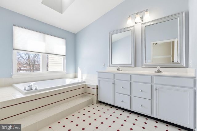 21369 SAWYER SQ, Ashburn, VA 20147