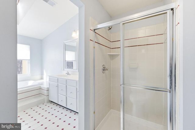 21369 SAWYER SQ, Ashburn, VA 20147