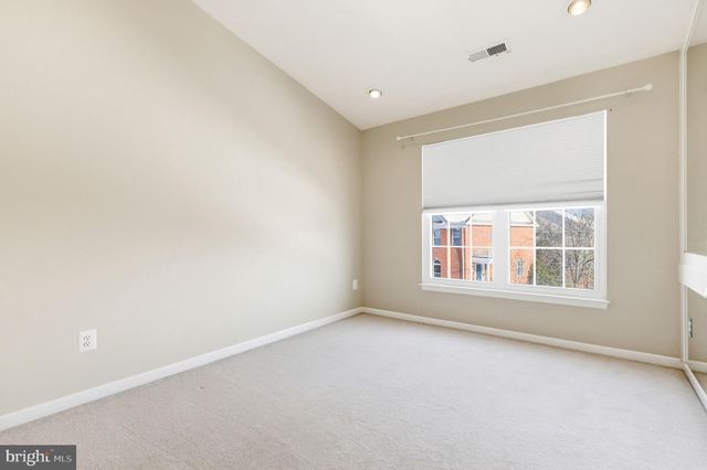 21369 SAWYER SQ, Ashburn, VA 20147