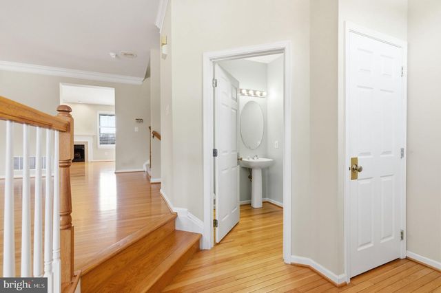 21369 SAWYER SQ, Ashburn, VA 20147