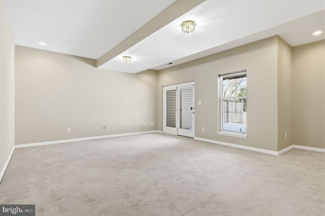 21369 SAWYER SQ, Ashburn, VA 20147