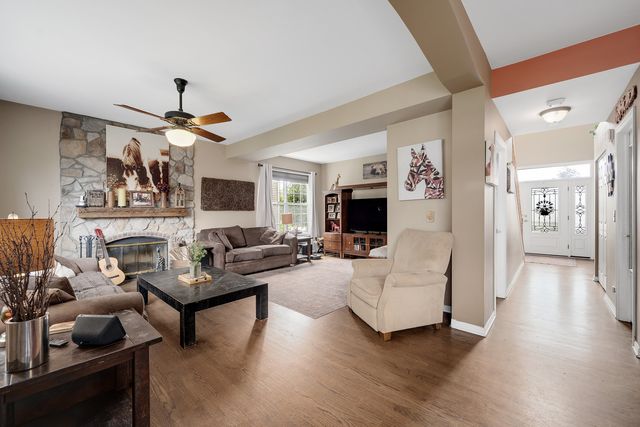 254 E Park Avenue, Sugar Grove, IL 60554