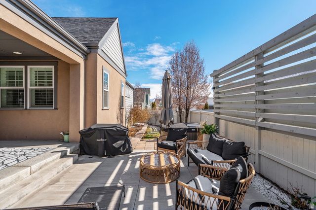 10617 S SPLIT ROCK DR, South Jordan, UT 84009