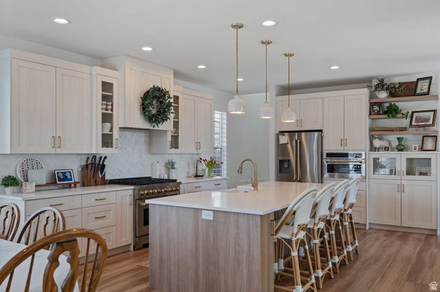 10617 S SPLIT ROCK DR, South Jordan, UT 84009