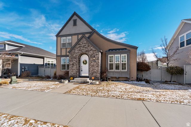 10617 S SPLIT ROCK DR, South Jordan, UT 84009