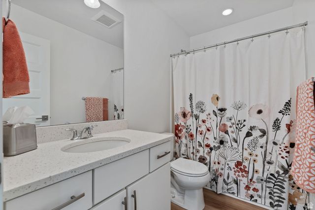 10617 S SPLIT ROCK DR, South Jordan, UT 84009