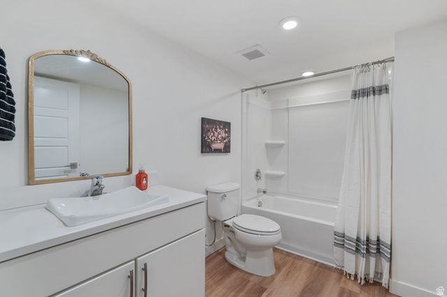 10617 S SPLIT ROCK DR, South Jordan, UT 84009