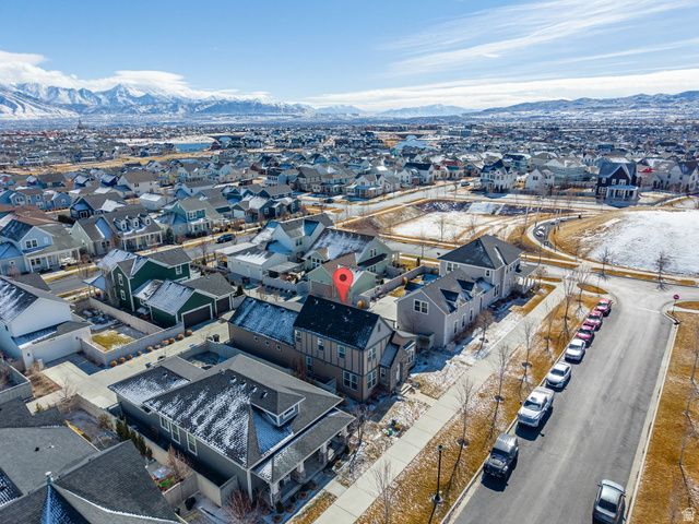 10617 S SPLIT ROCK DR, South Jordan, UT 84009