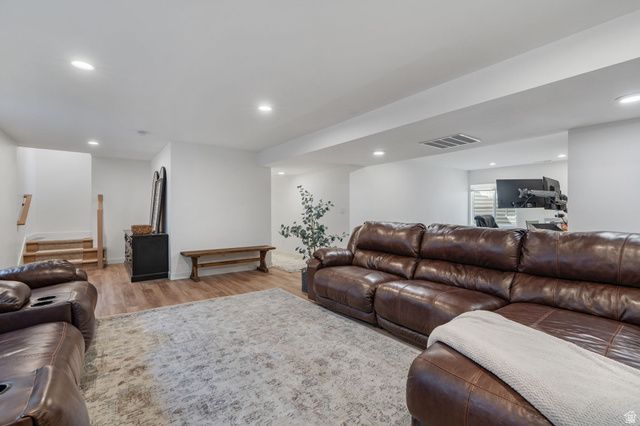 10617 S SPLIT ROCK DR, South Jordan, UT 84009