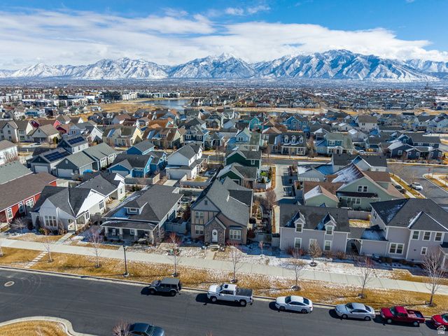 10617 S SPLIT ROCK DR, South Jordan, UT 84009