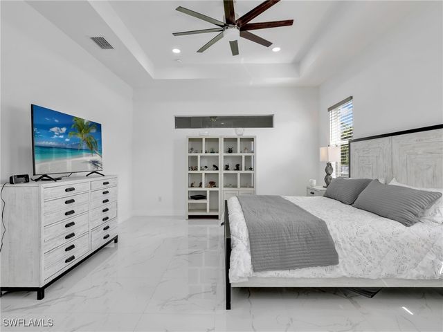 1020 Rush AVE, Lehigh Acres, FL 33972