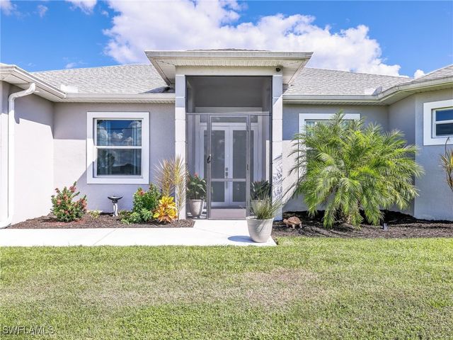 1020 Rush AVE, Lehigh Acres, FL 33972