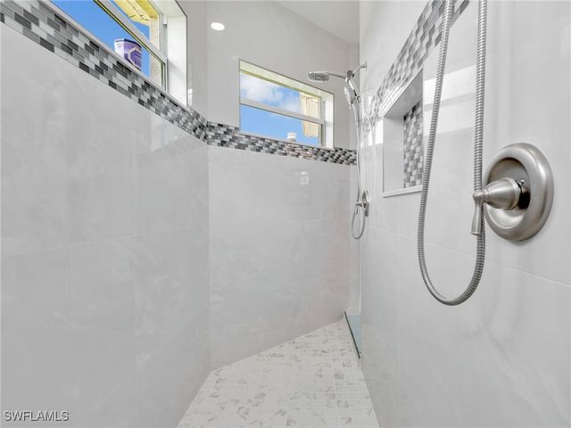 1020 Rush AVE, Lehigh Acres, FL 33972