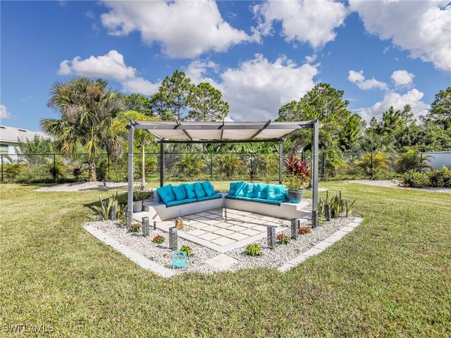 1020 Rush AVE, Lehigh Acres, FL 33972