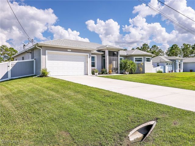 1020 Rush AVE, Lehigh Acres, FL 33972