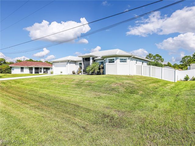 1020 Rush AVE, Lehigh Acres, FL 33972
