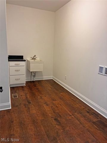 8860 Sharp Road, Olmsted Twp, OH 44138