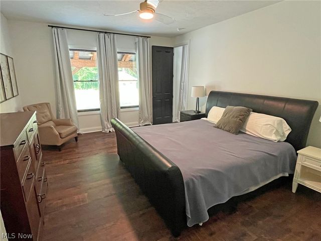 8860 Sharp Road, Olmsted Twp, OH 44138