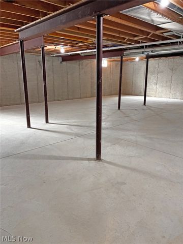 8860 Sharp Road, Olmsted Twp, OH 44138