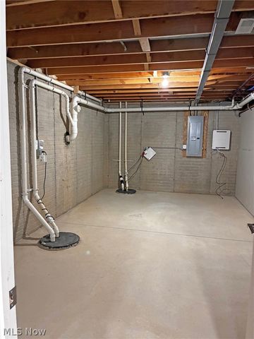 8860 Sharp Road, Olmsted Twp, OH 44138