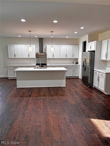 8860 Sharp Road, Olmsted Twp, OH 44138