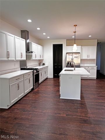 8860 Sharp Road, Olmsted Twp, OH 44138