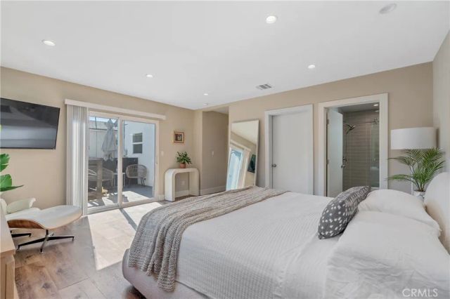 8034 Airlane Avenue, Los Angeles, CA 90045