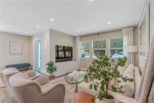 8034 Airlane Avenue, Los Angeles, CA 90045