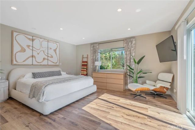 8034 Airlane Avenue, Los Angeles, CA 90045