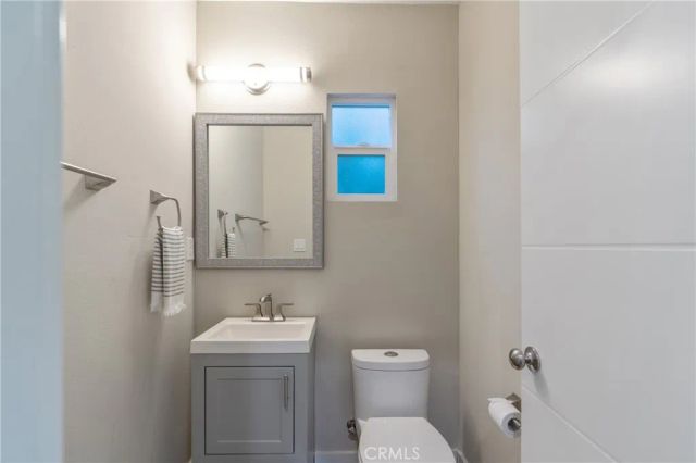 8034 Airlane Avenue, Los Angeles, CA 90045