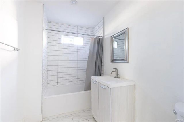 8825 Arrington, Downey, CA 90240