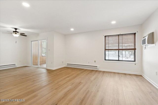 159 Cross Slope Court C, Manalapan, NJ 07726