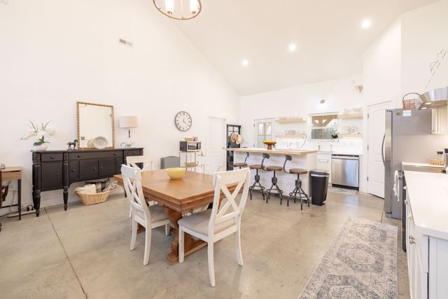 1525 Sumac Ln, Columbia, TN 38401