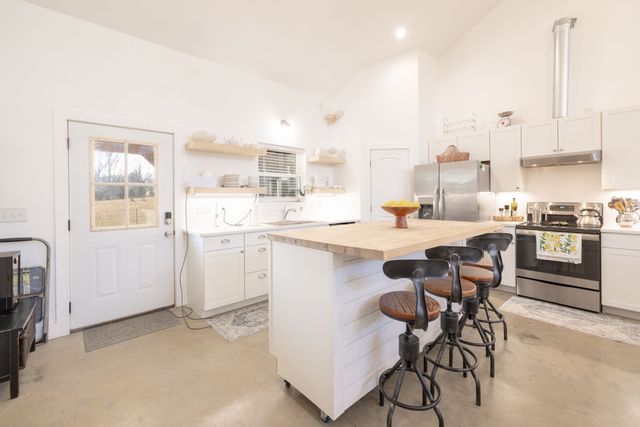 1525 Sumac Ln, Columbia, TN 38401