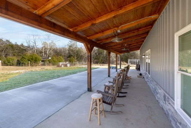 1525 Sumac Ln, Columbia, TN 38401