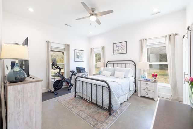 1525 Sumac Ln, Columbia, TN 38401