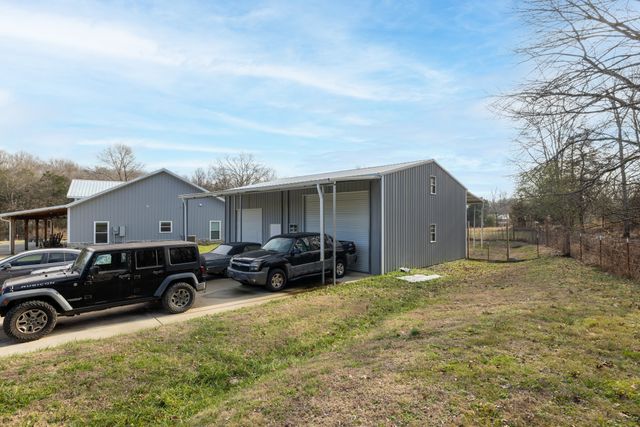 1525 Sumac Ln, Columbia, TN 38401