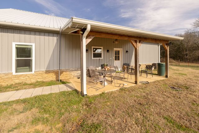 1525 Sumac Ln, Columbia, TN 38401