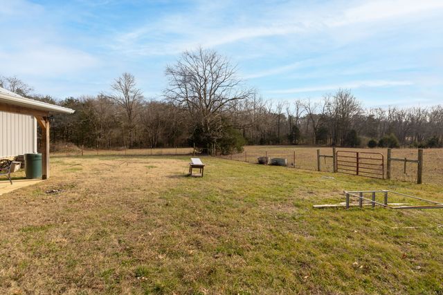 1525 Sumac Ln, Columbia, TN 38401