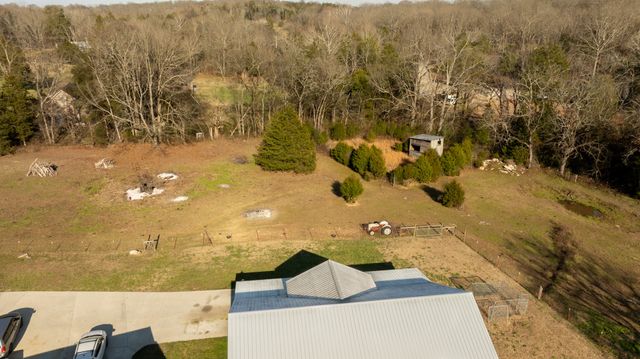 1525 Sumac Ln, Columbia, TN 38401