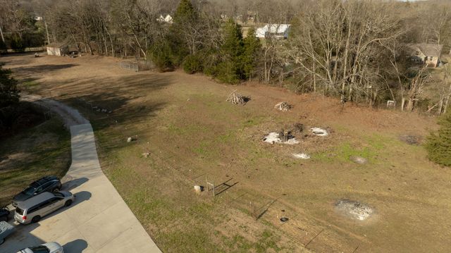 1525 Sumac Ln, Columbia, TN 38401
