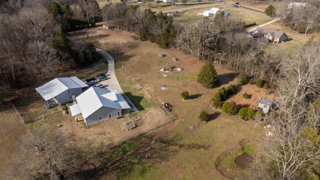 1525 Sumac Ln, Columbia, TN 38401