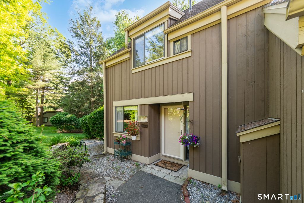 877 Heritage Village A, Southbury, CT 06488
