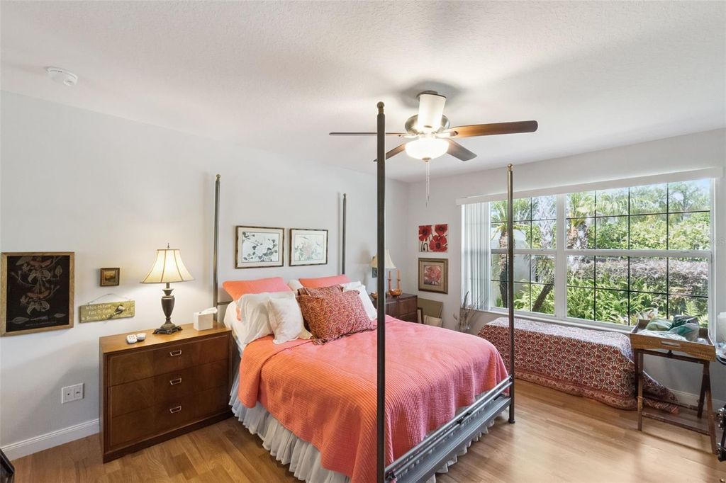 Image 11 of property listing at 11844 ASTILBE DRIVE, Orlando, FL 32827