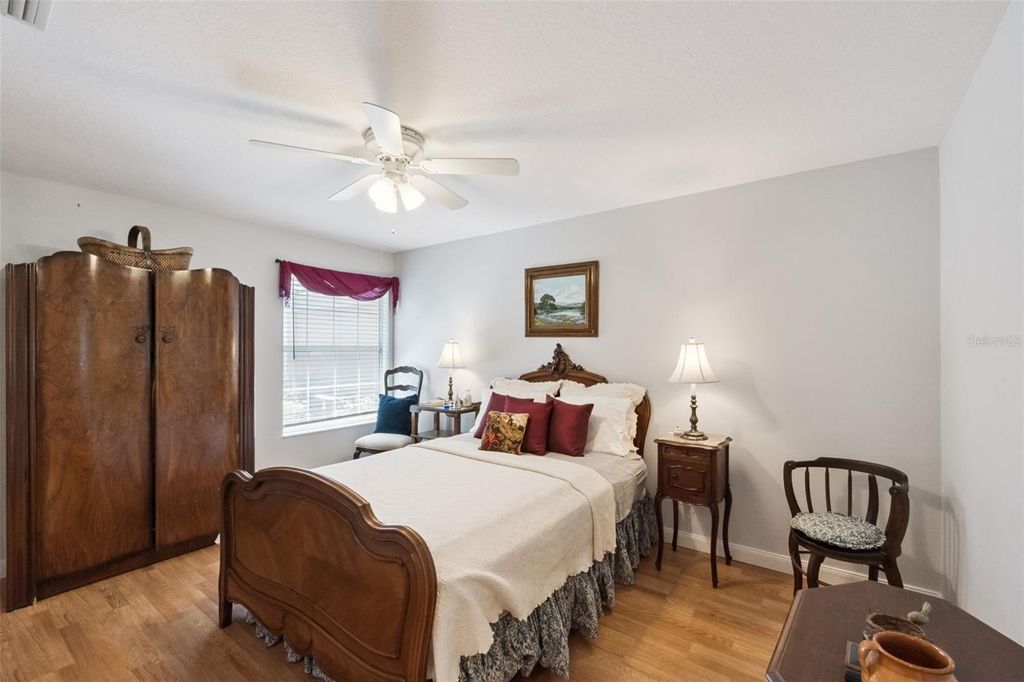 Image 15 of property listing at 11844 ASTILBE DRIVE, Orlando, FL 32827