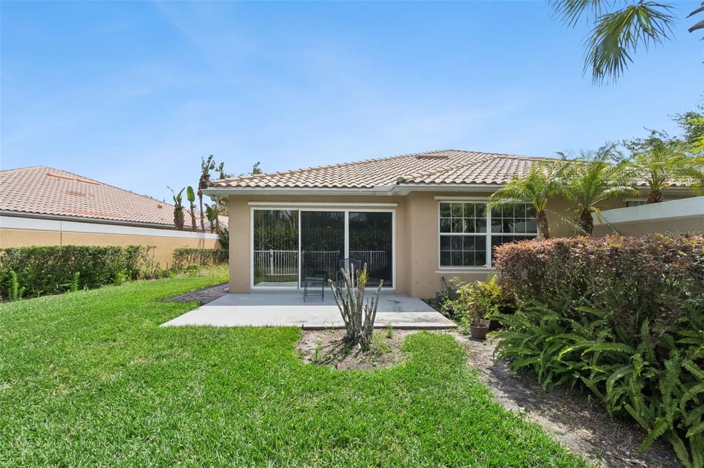 Image 19 of property listing at 11844 ASTILBE DRIVE, Orlando, FL 32827
