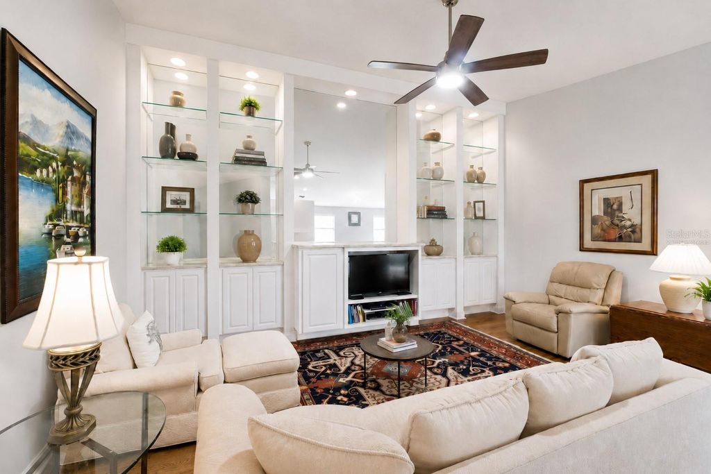 Image 4 of property listing at 11844 ASTILBE DRIVE, Orlando, FL 32827
