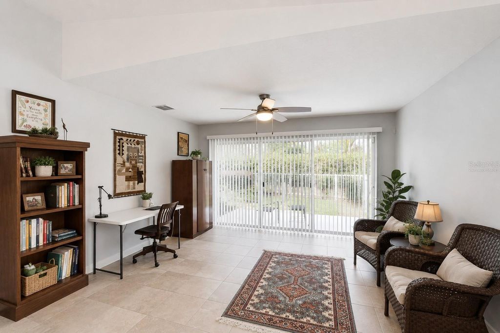 Image 5 of property listing at 11844 ASTILBE DRIVE, Orlando, FL 32827